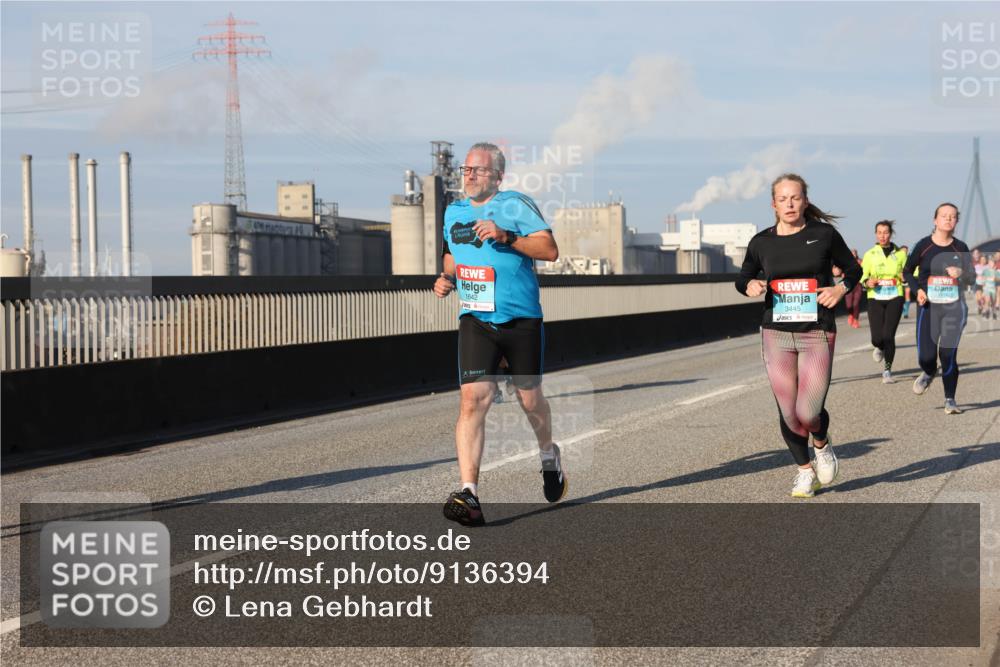 03.10.2025 - Köhlbrandbrückenlauf Lena Gebhardt http://msf.ph/oto/9136394 03.10.2025 09:54:17 Position 2 1642, 3445 meine-sportfotos.de