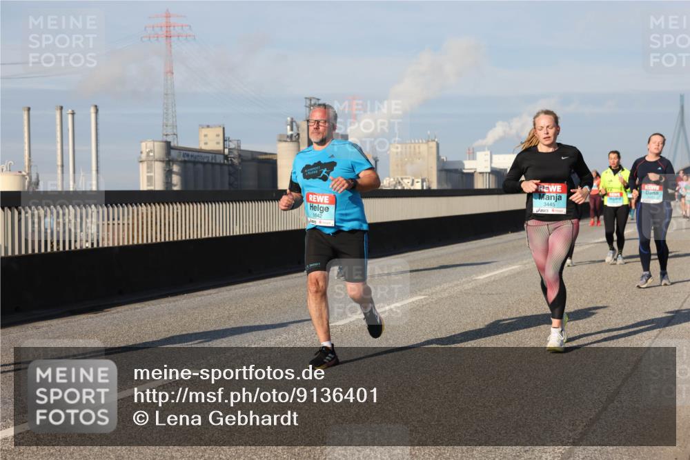 03.10.2025 - Köhlbrandbrückenlauf Lena Gebhardt http://msf.ph/oto/9136401 03.10.2025 09:54:17 Position 2 1642, 3445 meine-sportfotos.de