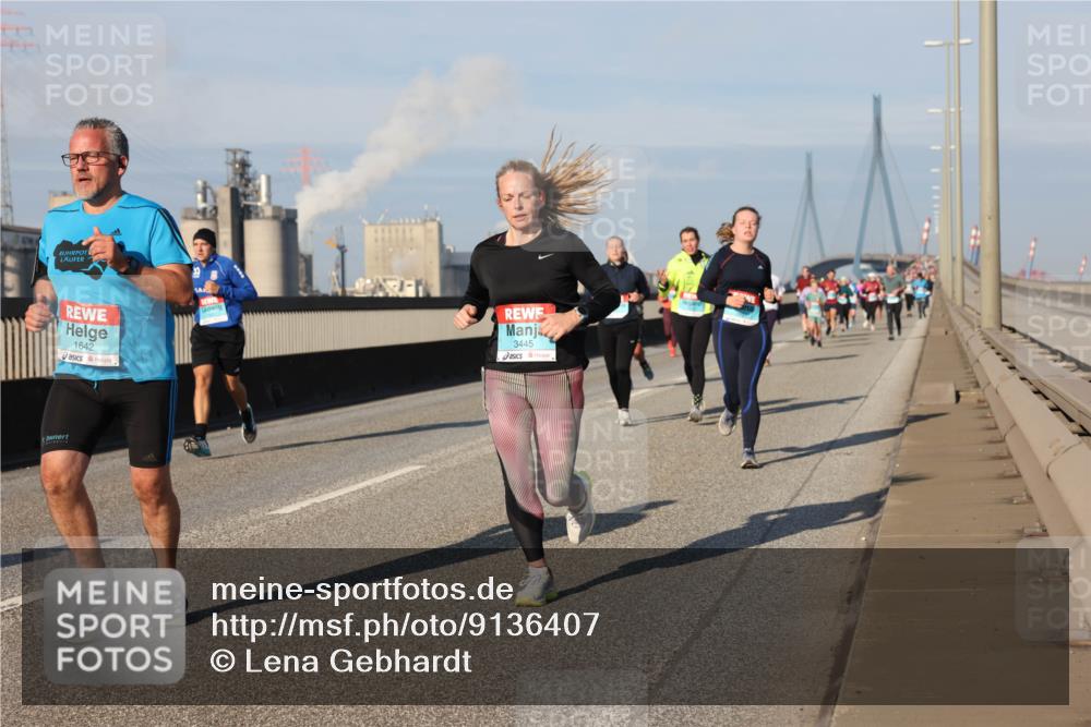 03.10.2025 - Köhlbrandbrückenlauf Lena Gebhardt http://msf.ph/oto/9136407 03.10.2025 09:54:18 Position 2 1642, 3445 meine-sportfotos.de