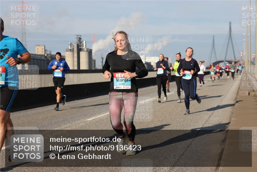 03.10.2025 - Köhlbrandbrückenlauf Lena Gebhardt http://msf.ph/oto/9136423 03.10.2025 09:54:18 Position 2 3445 meine-sportfotos.de