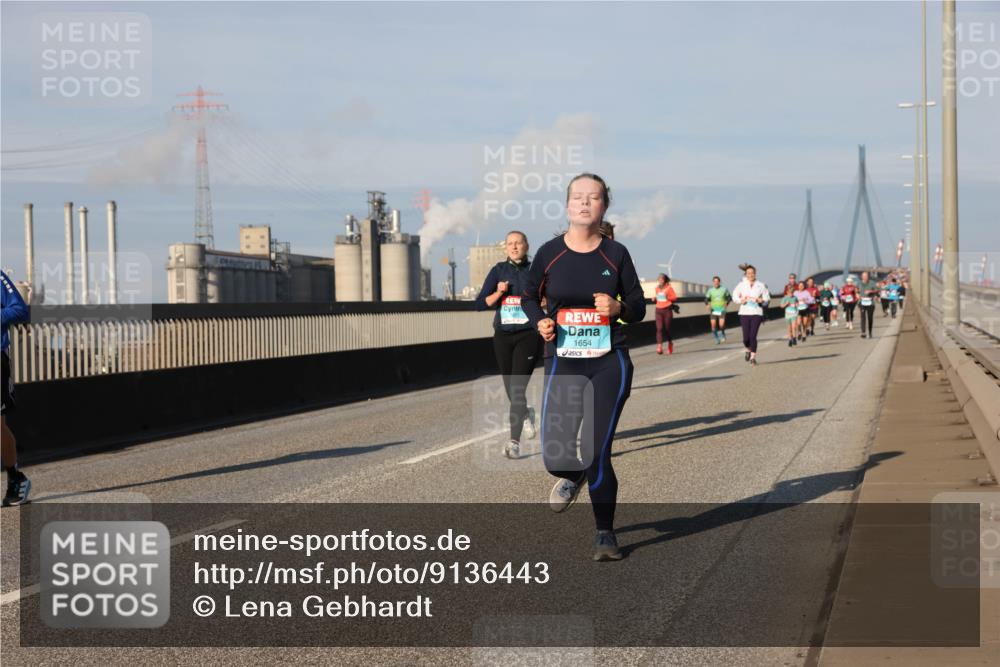 03.10.2025 - Köhlbrandbrückenlauf Lena Gebhardt http://msf.ph/oto/9136443 03.10.2025 09:54:20 Position 2 1654 meine-sportfotos.de