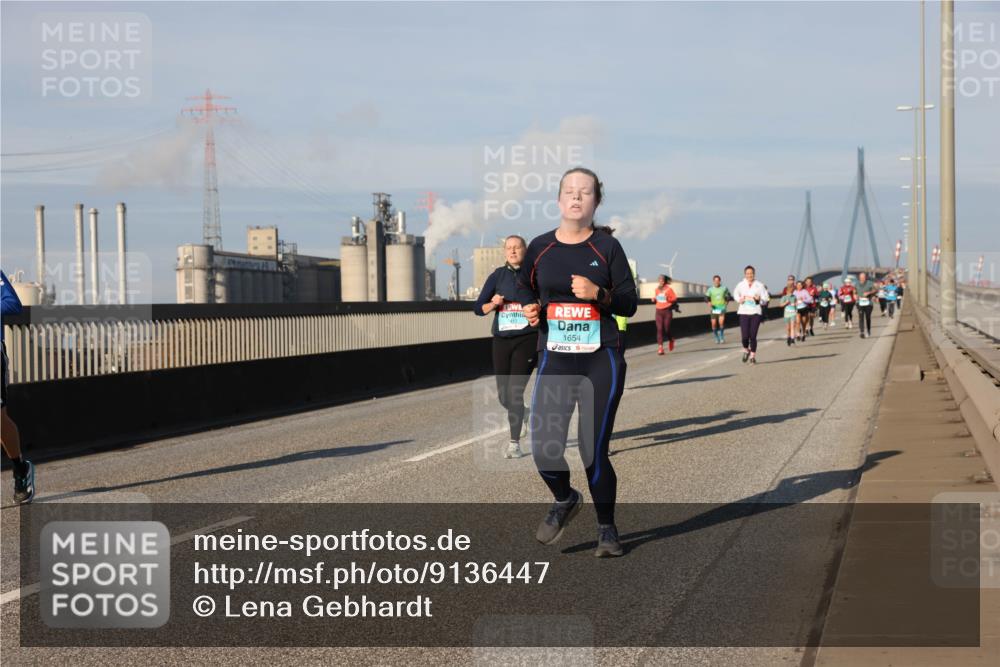 03.10.2025 - Köhlbrandbrückenlauf Lena Gebhardt http://msf.ph/oto/9136447 03.10.2025 09:54:20 Position 2 1654 meine-sportfotos.de