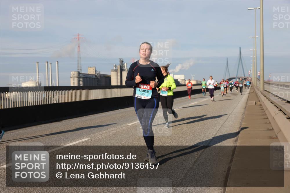 03.10.2025 - Köhlbrandbrückenlauf Lena Gebhardt http://msf.ph/oto/9136457 03.10.2025 09:54:20 Position 2 1654 meine-sportfotos.de