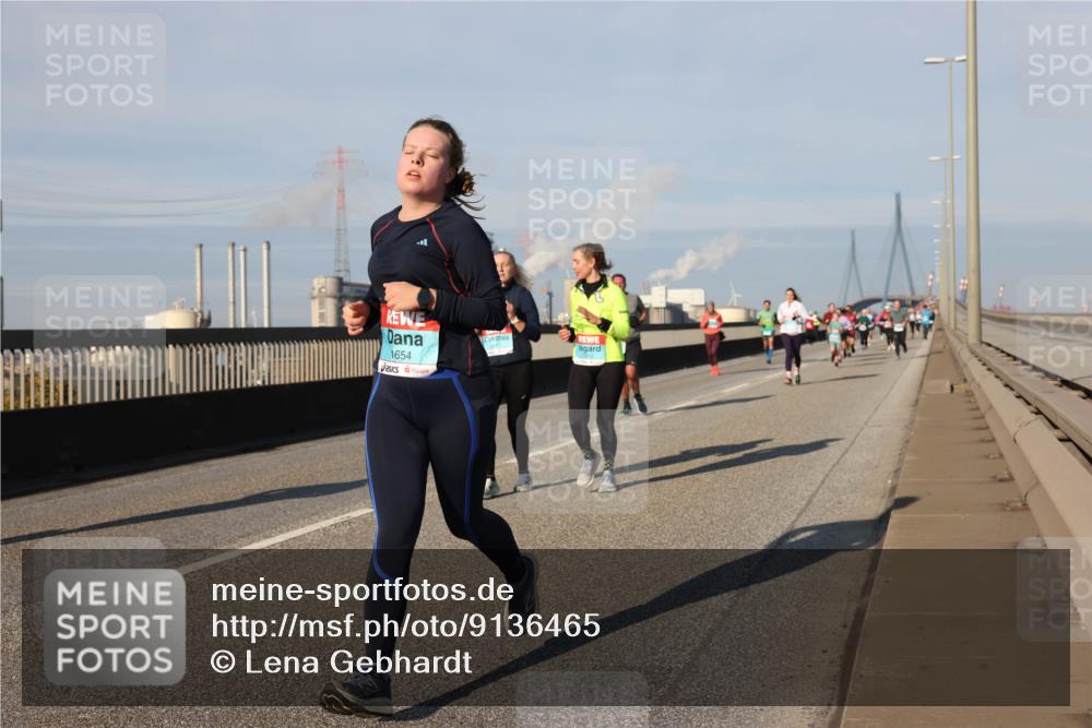 03.10.2025 - Köhlbrandbrückenlauf Lena Gebhardt http://msf.ph/oto/9136465 03.10.2025 09:54:21 Position 2 1654 meine-sportfotos.de