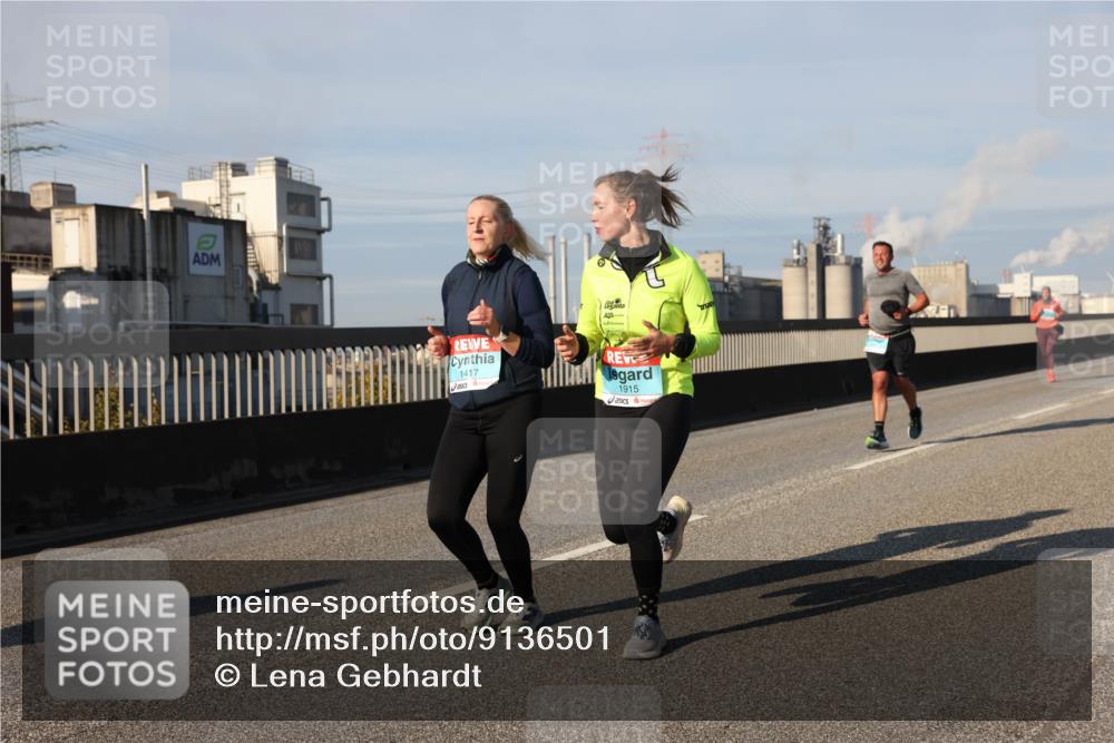 03.10.2025 - Köhlbrandbrückenlauf Lena Gebhardt http://msf.ph/oto/9136501 03.10.2025 09:54:22 Position 2 1417, 1915 meine-sportfotos.de