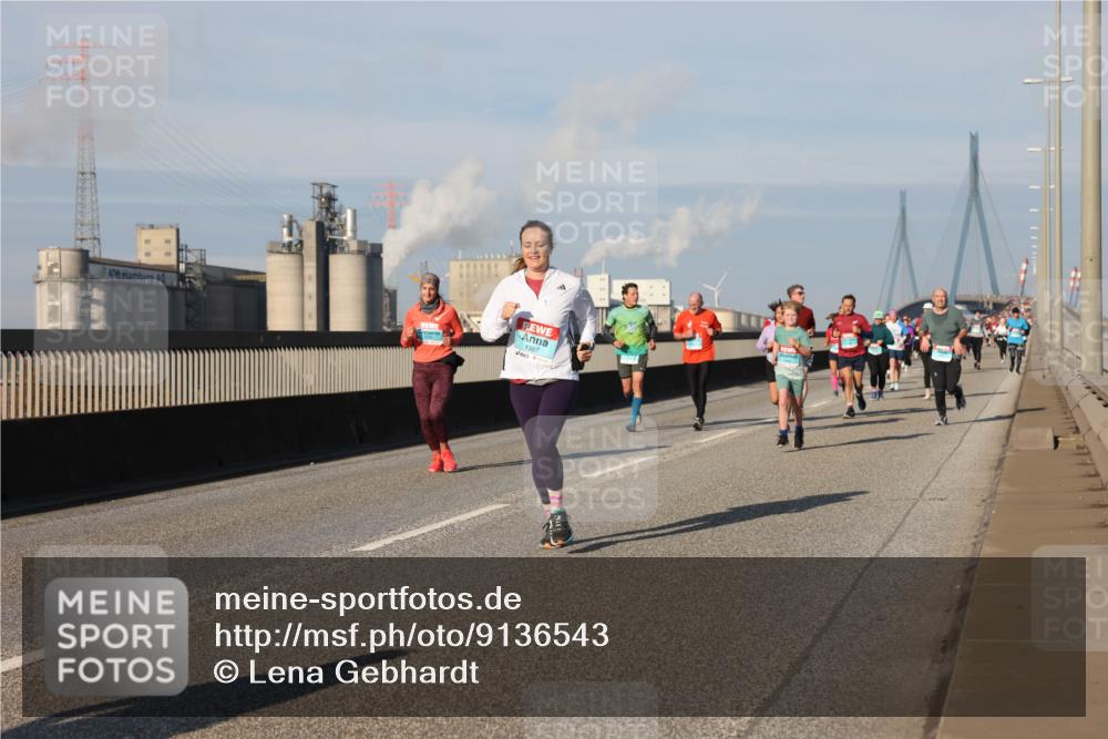 03.10.2025 - Köhlbrandbrückenlauf Lena Gebhardt http://msf.ph/oto/9136543 03.10.2025 09:54:25 Position 2 1387 meine-sportfotos.de