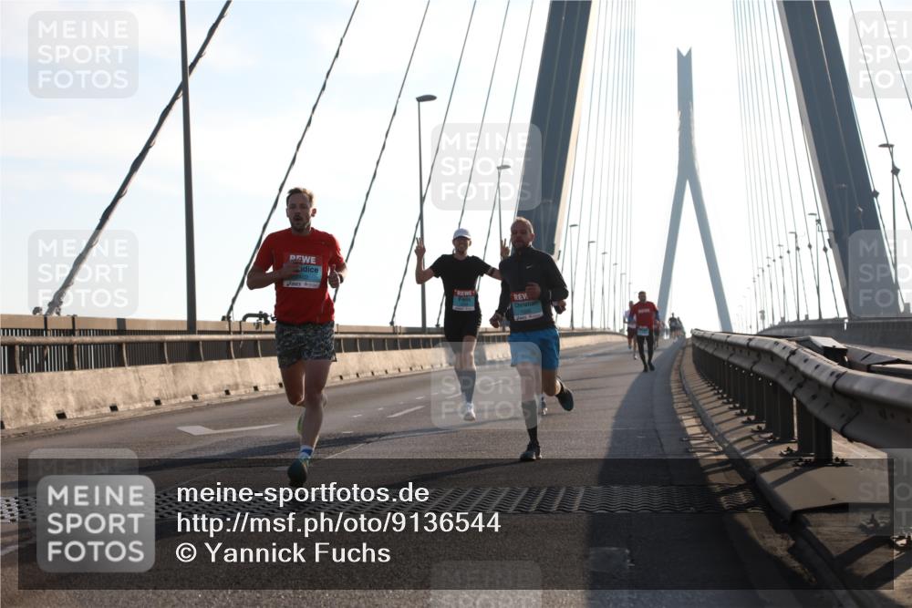 03.10.2025 - Köhlbrandbrückenlauf Yannick Fuchs http://msf.ph/oto/9136544 03.10.2025 08:20:19 Position 2 2402 meine-sportfotos.de