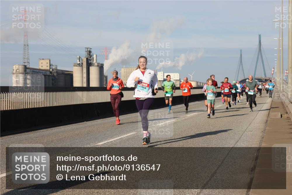 03.10.2025 - Köhlbrandbrückenlauf Lena Gebhardt http://msf.ph/oto/9136547 03.10.2025 09:54:25 Position 2 1387 meine-sportfotos.de