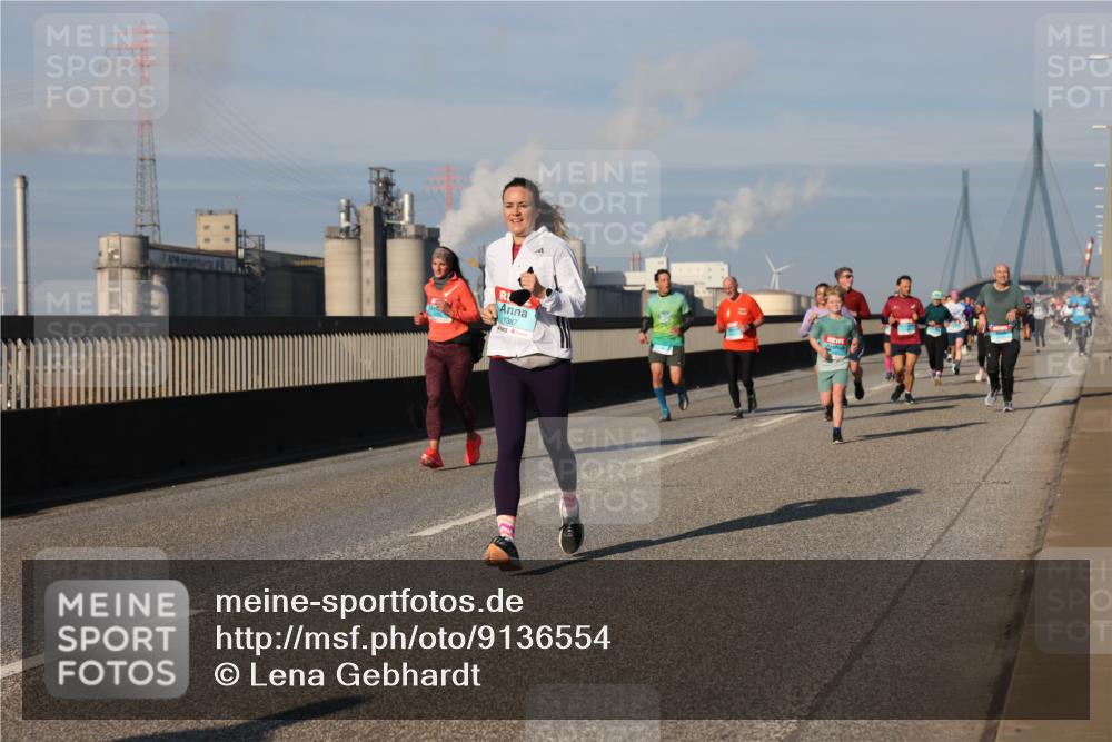 03.10.2025 - Köhlbrandbrückenlauf Lena Gebhardt http://msf.ph/oto/9136554 03.10.2025 09:54:26 Position 2 4, 1387 meine-sportfotos.de