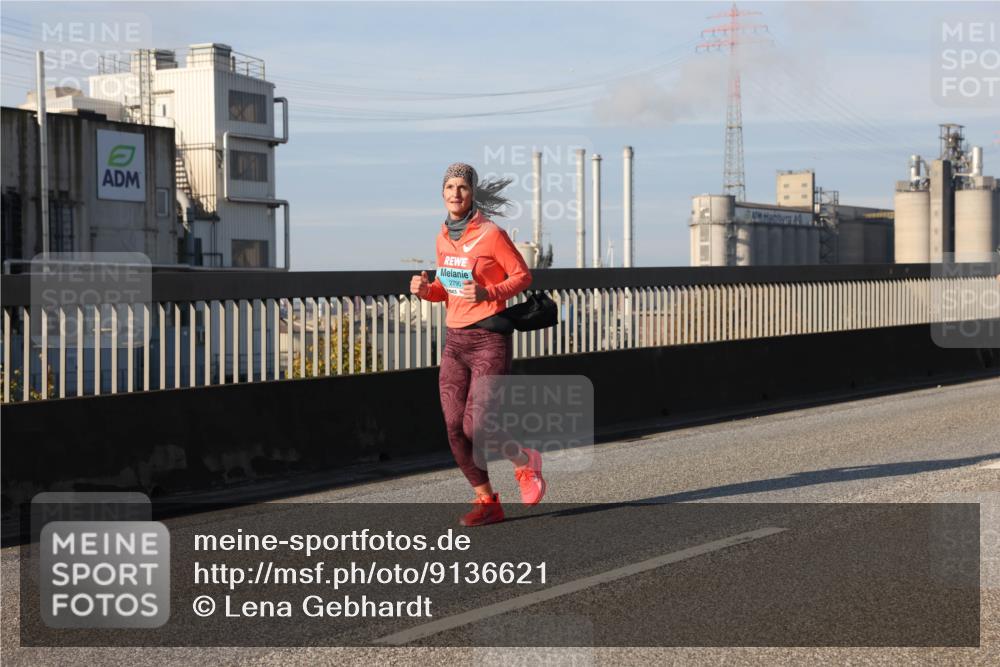 03.10.2025 - Köhlbrandbrückenlauf Lena Gebhardt http://msf.ph/oto/9136621 03.10.2025 09:54:29 Position 2 2790 meine-sportfotos.de