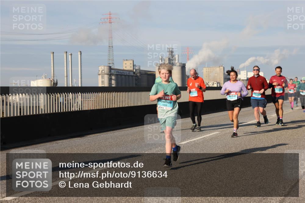 03.10.2025 - Köhlbrandbrückenlauf Lena Gebhardt http://msf.ph/oto/9136634 03.10.2025 09:54:30 Position 2 1806 meine-sportfotos.de