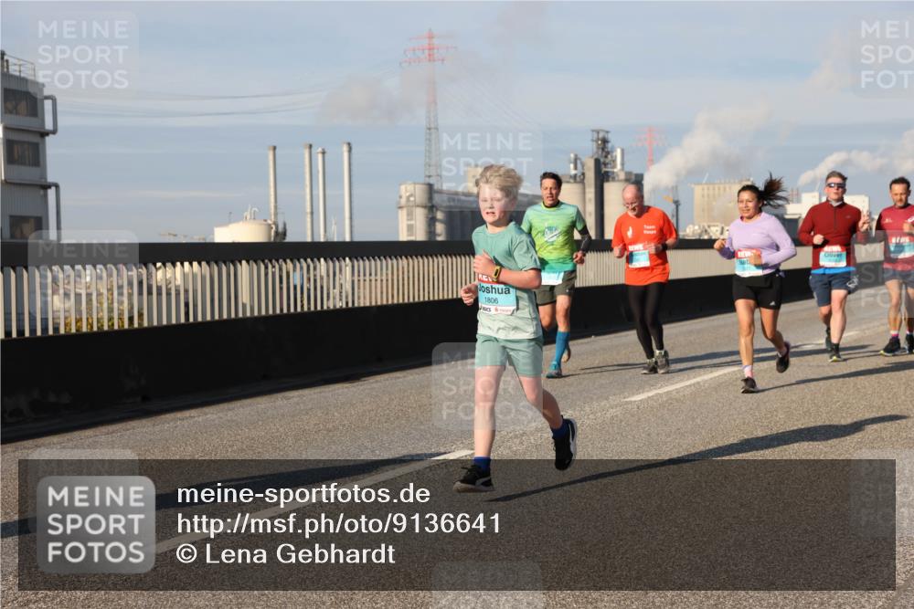 03.10.2025 - Köhlbrandbrückenlauf Lena Gebhardt http://msf.ph/oto/9136641 03.10.2025 09:54:30 Position 2 1806 meine-sportfotos.de