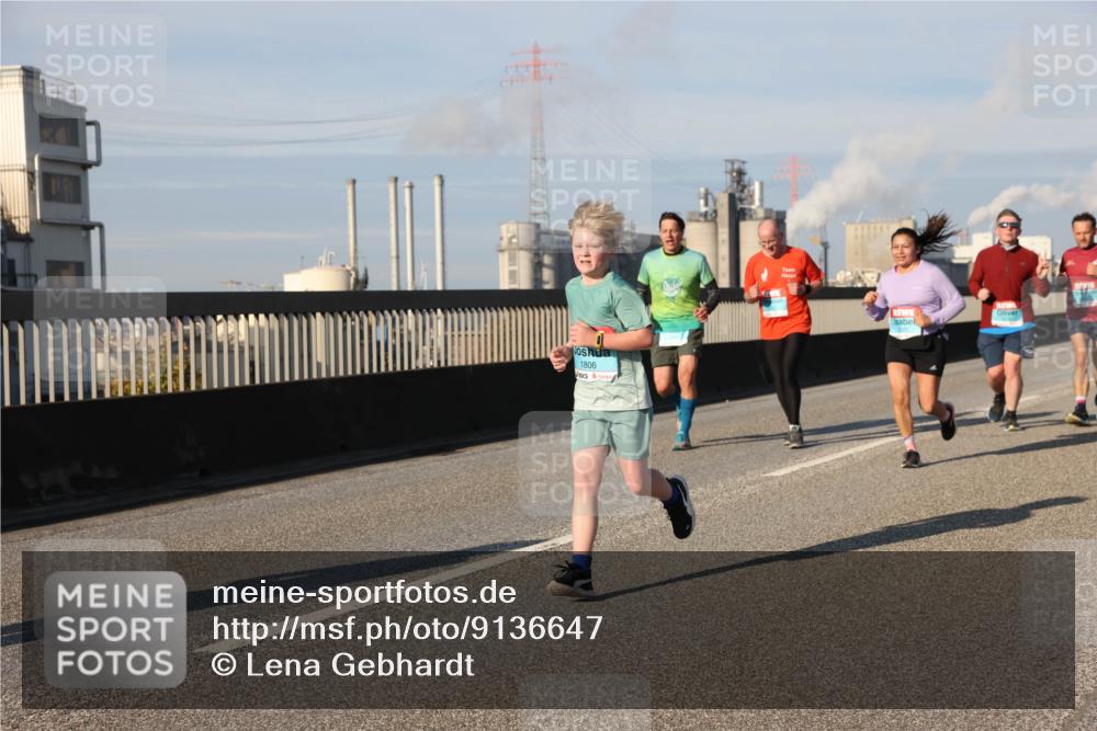 03.10.2025 - Köhlbrandbrückenlauf Lena Gebhardt http://msf.ph/oto/9136647 03.10.2025 09:54:30 Position 2 1806 meine-sportfotos.de