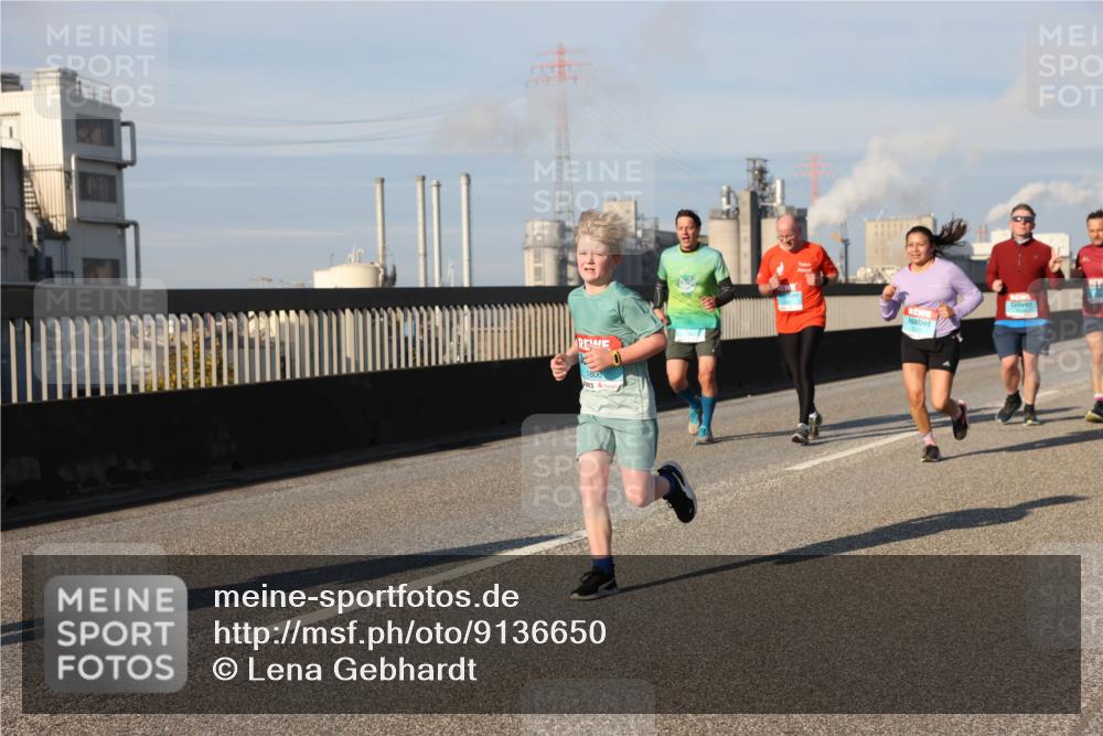 03.10.2025 - Köhlbrandbrückenlauf Lena Gebhardt http://msf.ph/oto/9136650 03.10.2025 09:54:30 Position 2 1806 meine-sportfotos.de