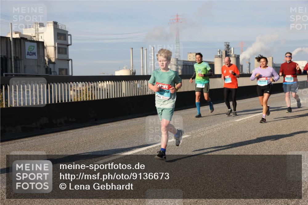 03.10.2025 - Köhlbrandbrückenlauf Lena Gebhardt http://msf.ph/oto/9136673 03.10.2025 09:54:30 Position 2 1806 meine-sportfotos.de