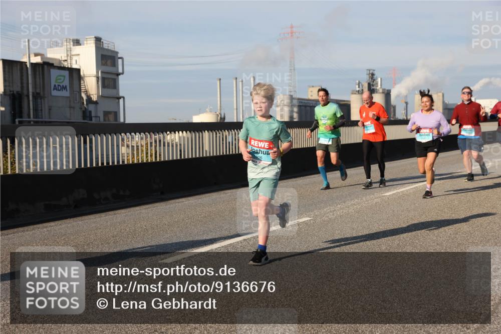 03.10.2025 - Köhlbrandbrückenlauf Lena Gebhardt http://msf.ph/oto/9136676 03.10.2025 09:54:30 Position 2 1806 meine-sportfotos.de
