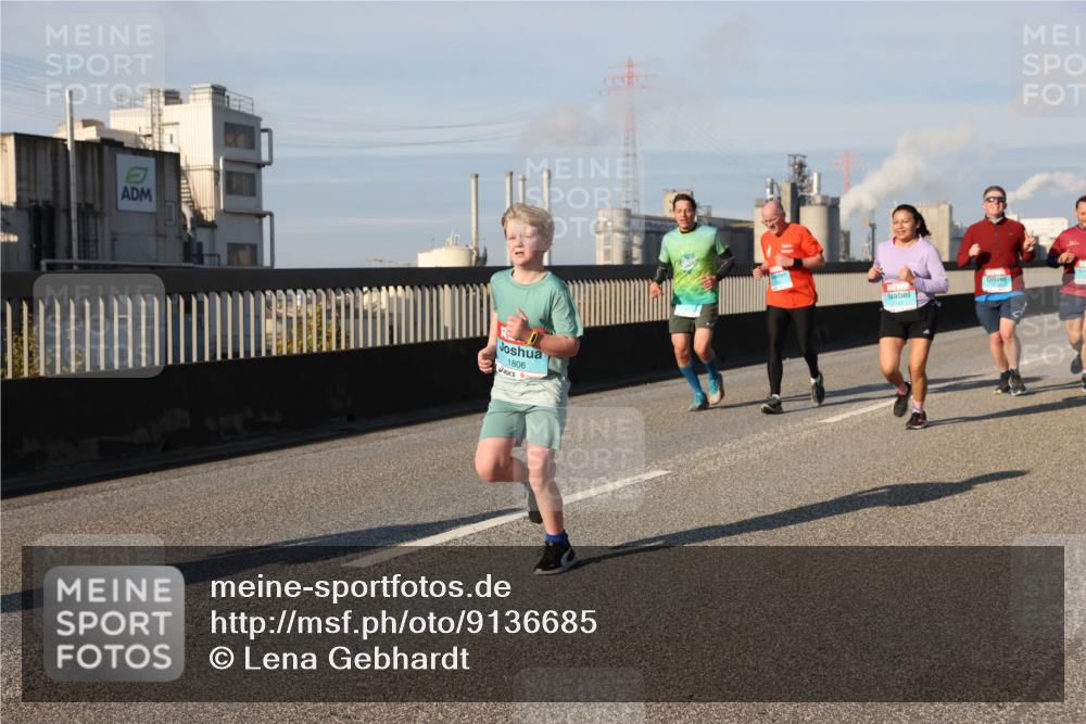 03.10.2025 - Köhlbrandbrückenlauf Lena Gebhardt http://msf.ph/oto/9136685 03.10.2025 09:54:30 Position 2 1806 meine-sportfotos.de