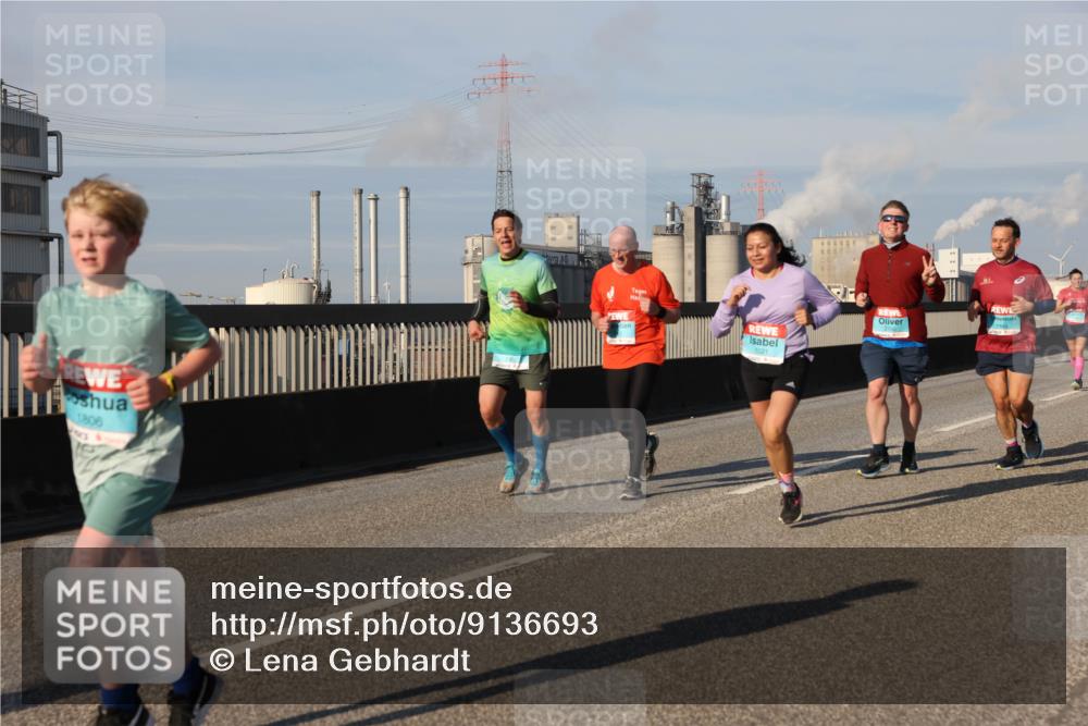 03.10.2025 - Köhlbrandbrückenlauf Lena Gebhardt http://msf.ph/oto/9136693 03.10.2025 09:54:31 Position 2 1806, 1521 meine-sportfotos.de