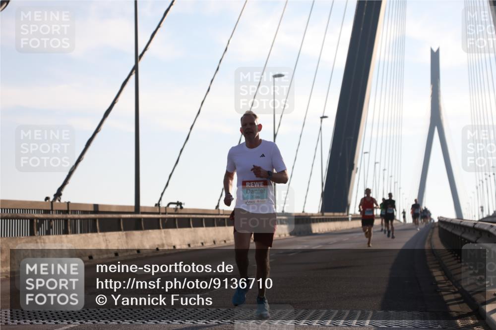 03.10.2025 - Köhlbrandbrückenlauf Yannick Fuchs http://msf.ph/oto/9136710 03.10.2025 08:20:30 Position 2 3086 meine-sportfotos.de