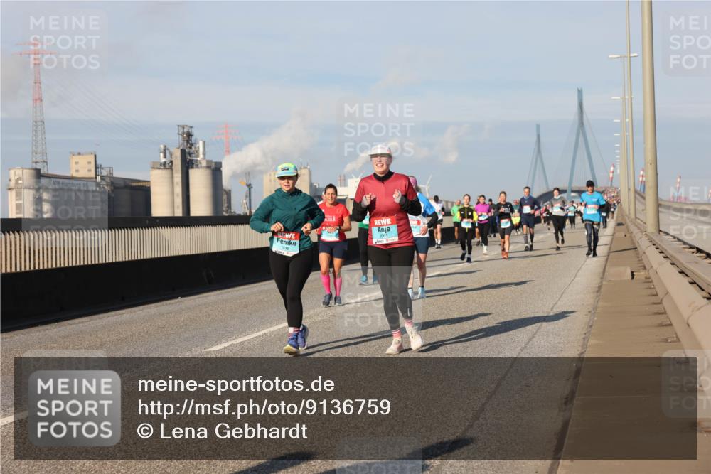 03.10.2025 - Köhlbrandbrückenlauf Lena Gebhardt http://msf.ph/oto/9136759 03.10.2025 09:54:34 Position 2 2061, 1418 meine-sportfotos.de