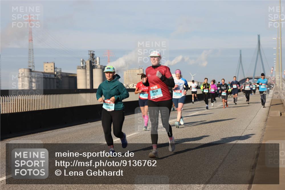 03.10.2025 - Köhlbrandbrückenlauf Lena Gebhardt http://msf.ph/oto/9136762 03.10.2025 09:54:35 Position 2 1418, 2061 meine-sportfotos.de