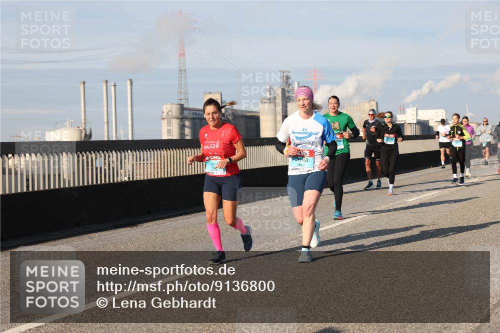 03.10.2025 - Köhlbrandbrückenlauf Lena Gebhardt http://msf.ph/oto/9136800 03.10.2025 09:54:37 Position 2 41, 28, 2012, 1640, 2 meine-sportfotos.de