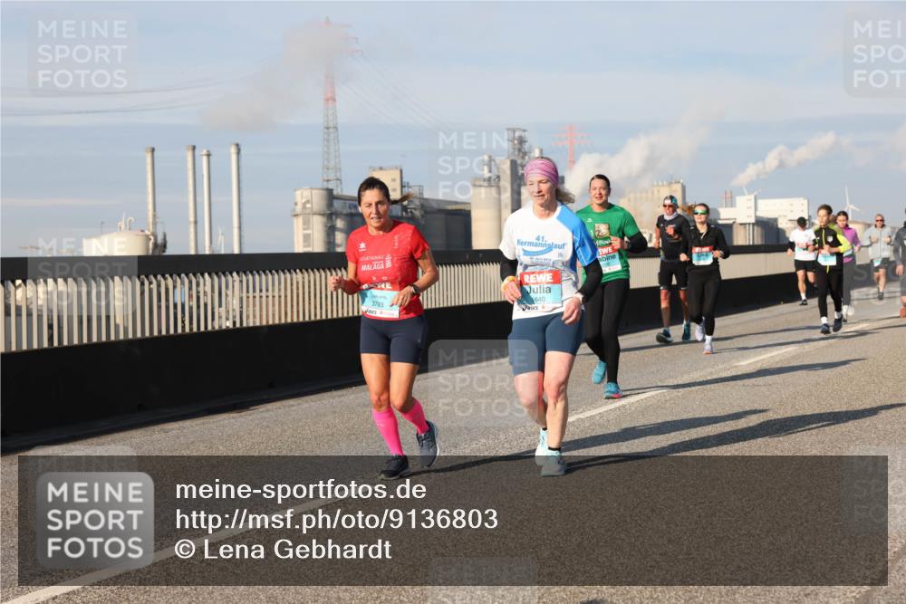 03.10.2025 - Köhlbrandbrückenlauf Lena Gebhardt http://msf.ph/oto/9136803 03.10.2025 09:54:37 Position 2 41, 3793, 640 meine-sportfotos.de