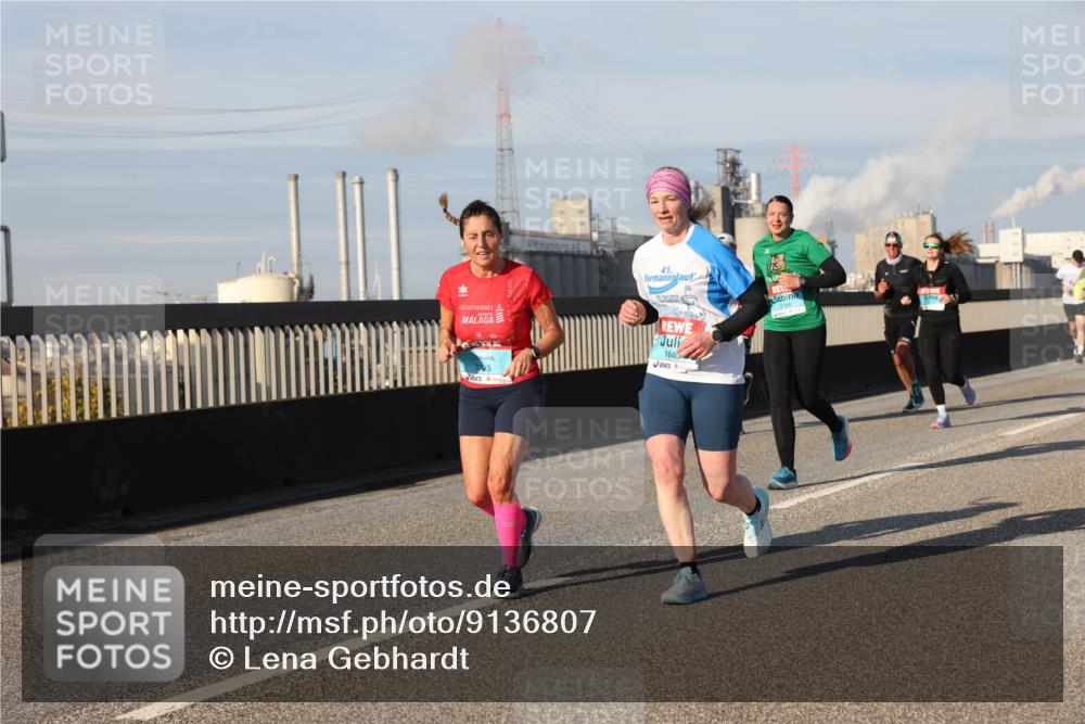 03.10.2025 - Köhlbrandbrückenlauf Lena Gebhardt http://msf.ph/oto/9136807 03.10.2025 09:54:37 Position 2 41, 1640 meine-sportfotos.de