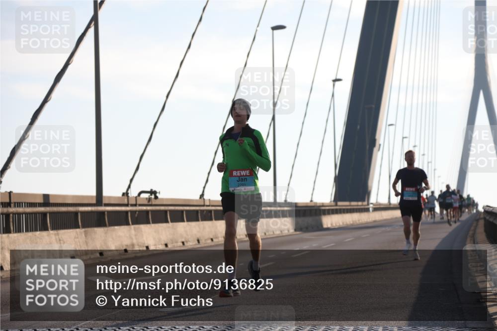 03.10.2025 - Köhlbrandbrückenlauf Yannick Fuchs http://msf.ph/oto/9136825 03.10.2025 08:20:39 Position 2 2701 meine-sportfotos.de