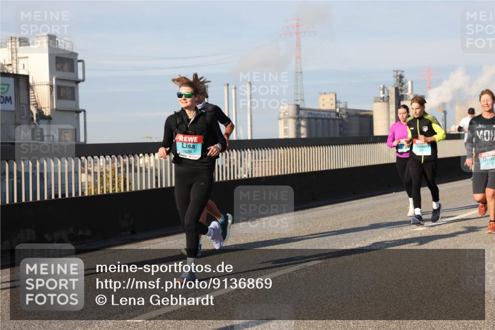 03.10.2025 - Köhlbrandbrückenlauf Lena Gebhardt http://msf.ph/oto/9136869 03.10.2025 09:54:41 Position 2 1829, 3071, 1, 71 meine-sportfotos.de