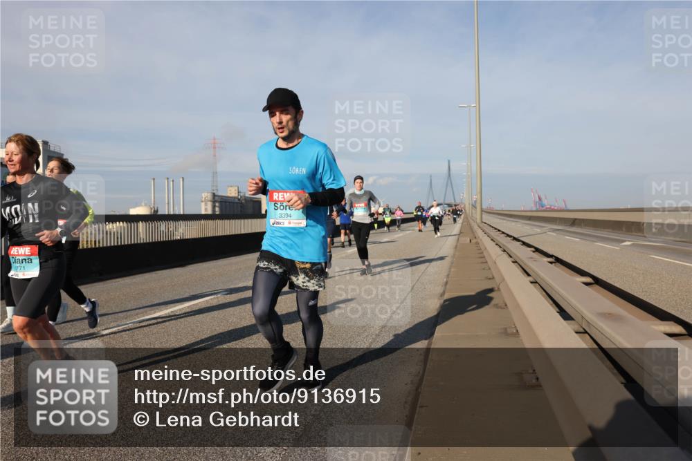 03.10.2025 - Köhlbrandbrückenlauf Lena Gebhardt http://msf.ph/oto/9136915 03.10.2025 09:54:44 Position 2 1771, 3394 meine-sportfotos.de