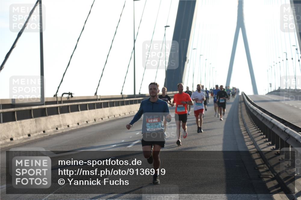 03.10.2025 - Köhlbrandbrückenlauf Yannick Fuchs http://msf.ph/oto/9136919 03.10.2025 08:20:49 Position 2 3350 meine-sportfotos.de