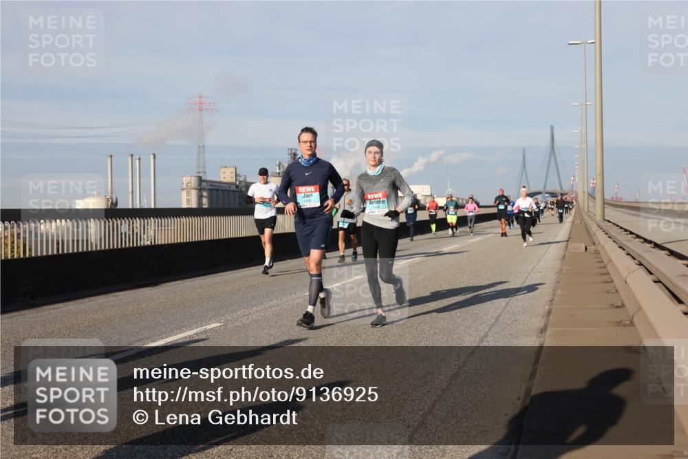 03.10.2025 - Köhlbrandbrückenlauf Lena Gebhardt http://msf.ph/oto/9136925 03.10.2025 09:54:44 Position 2 1439, 1438 meine-sportfotos.de