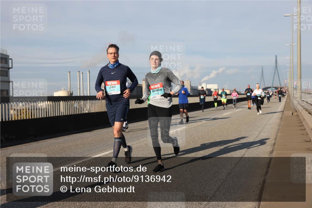 03.10.2025 - Köhlbrandbrückenlauf Lena Gebhardt http://msf.ph/oto/9136942 03.10.2025 09:54:45 Position 2 1439, 1438 meine-sportfotos.de
