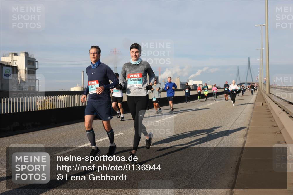 03.10.2025 - Köhlbrandbrückenlauf Lena Gebhardt http://msf.ph/oto/9136944 03.10.2025 09:54:45 Position 2 1439, 1438 meine-sportfotos.de