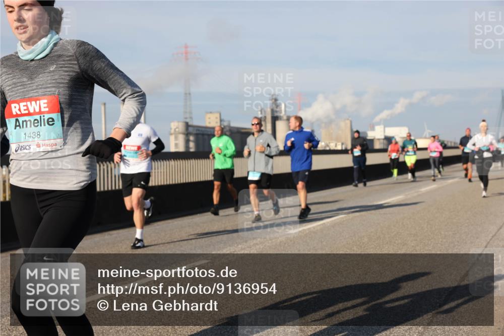 03.10.2025 - Köhlbrandbrückenlauf Lena Gebhardt http://msf.ph/oto/9136954 03.10.2025 09:54:46 Position 2 1438 meine-sportfotos.de