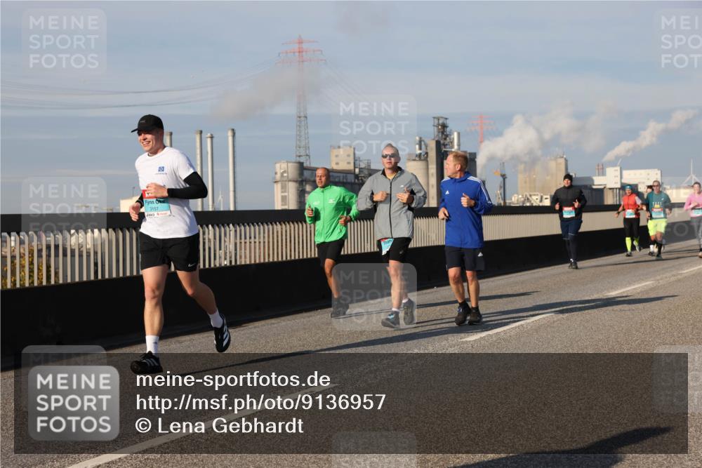 03.10.2025 - Köhlbrandbrückenlauf Lena Gebhardt http://msf.ph/oto/9136957 03.10.2025 09:54:46 Position 2 3157 meine-sportfotos.de