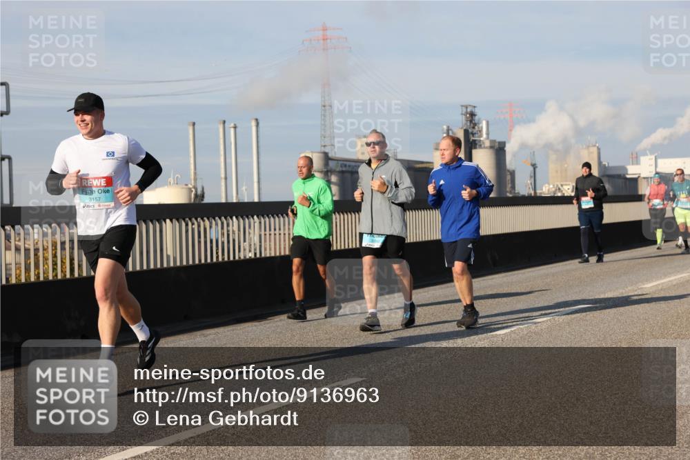 03.10.2025 - Köhlbrandbrückenlauf Lena Gebhardt http://msf.ph/oto/9136963 03.10.2025 09:54:47 Position 2 3157 meine-sportfotos.de