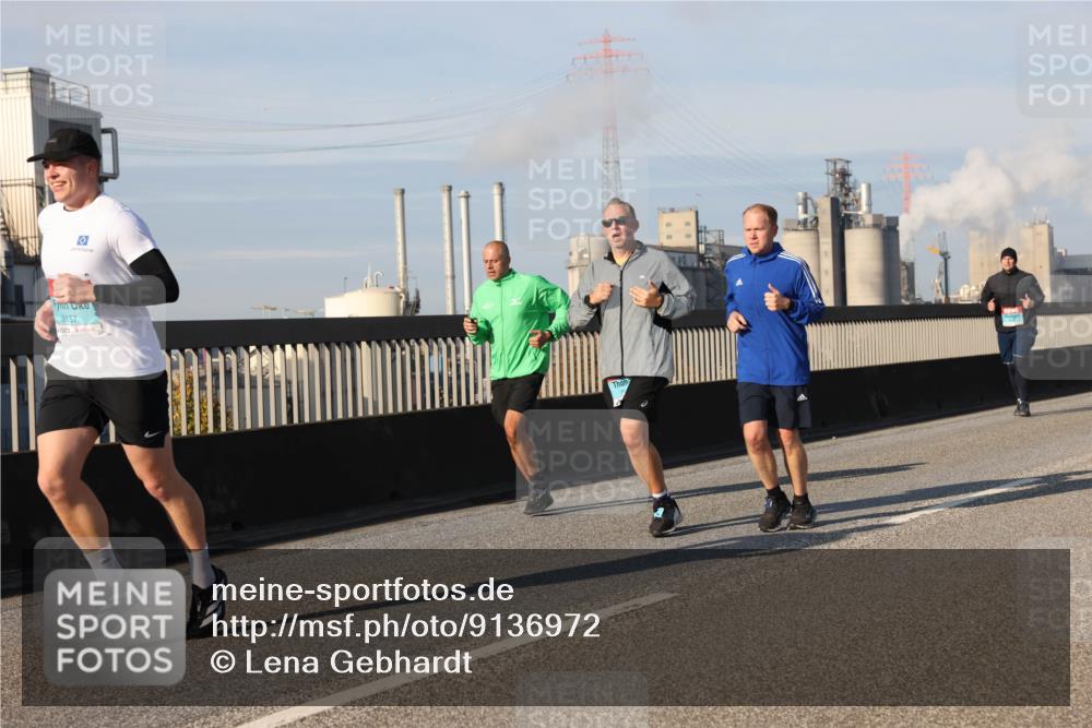 03.10.2025 - Köhlbrandbrückenlauf Lena Gebhardt http://msf.ph/oto/9136972 03.10.2025 09:54:47 Position 2 3157 meine-sportfotos.de