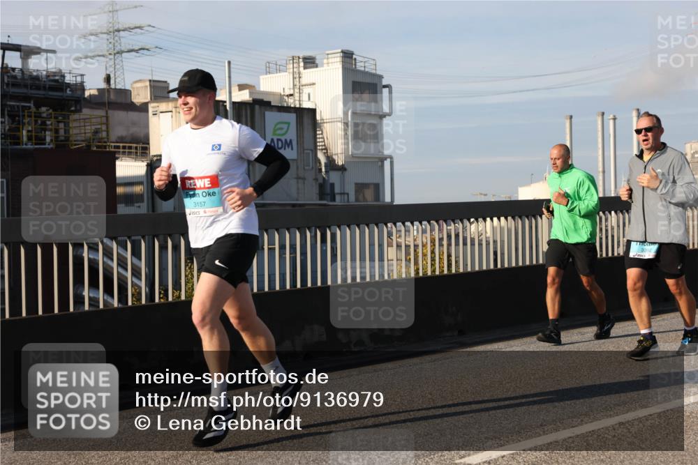 03.10.2025 - Köhlbrandbrückenlauf Lena Gebhardt http://msf.ph/oto/9136979 03.10.2025 09:54:47 Position 2 3157, 3392 meine-sportfotos.de