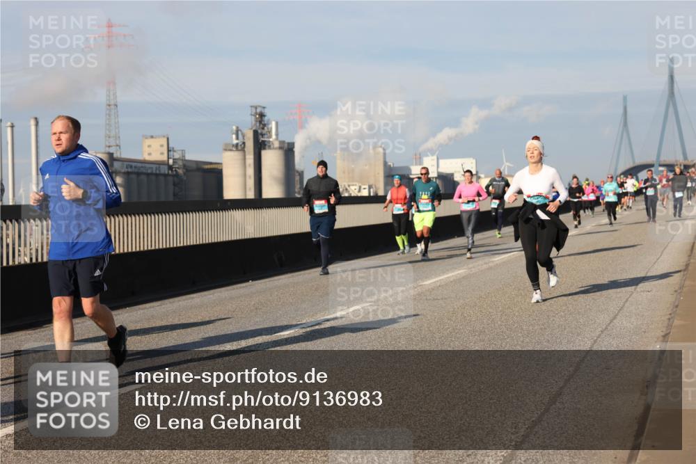 03.10.2025 - Köhlbrandbrückenlauf Lena Gebhardt http://msf.ph/oto/9136983 03.10.2025 09:54:48 Position 2  meine-sportfotos.de