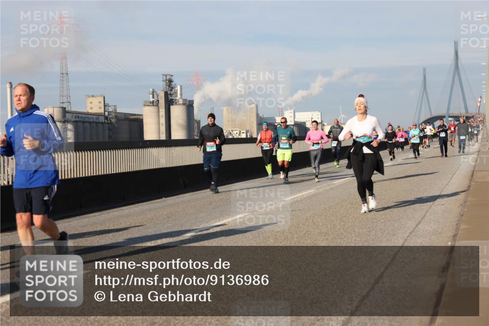 03.10.2025 - Köhlbrandbrückenlauf Lena Gebhardt http://msf.ph/oto/9136986 03.10.2025 09:54:48 Position 2  meine-sportfotos.de