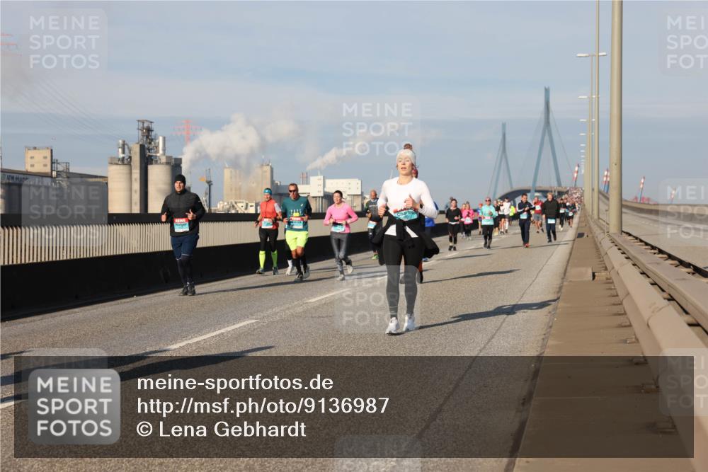 03.10.2025 - Köhlbrandbrückenlauf Lena Gebhardt http://msf.ph/oto/9136987 03.10.2025 09:54:48 Position 2 20, 25 meine-sportfotos.de
