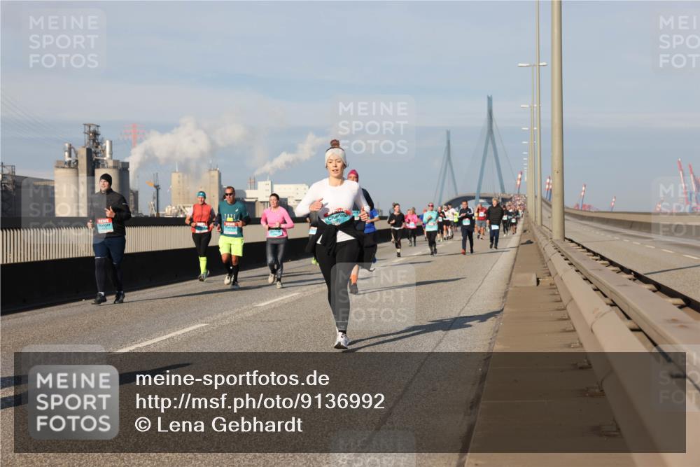 03.10.2025 - Köhlbrandbrückenlauf Lena Gebhardt http://msf.ph/oto/9136992 03.10.2025 09:54:49 Position 2 20, 25 meine-sportfotos.de