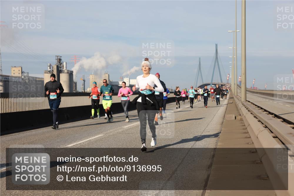 03.10.2025 - Köhlbrandbrückenlauf Lena Gebhardt http://msf.ph/oto/9136995 03.10.2025 09:54:49 Position 2  meine-sportfotos.de