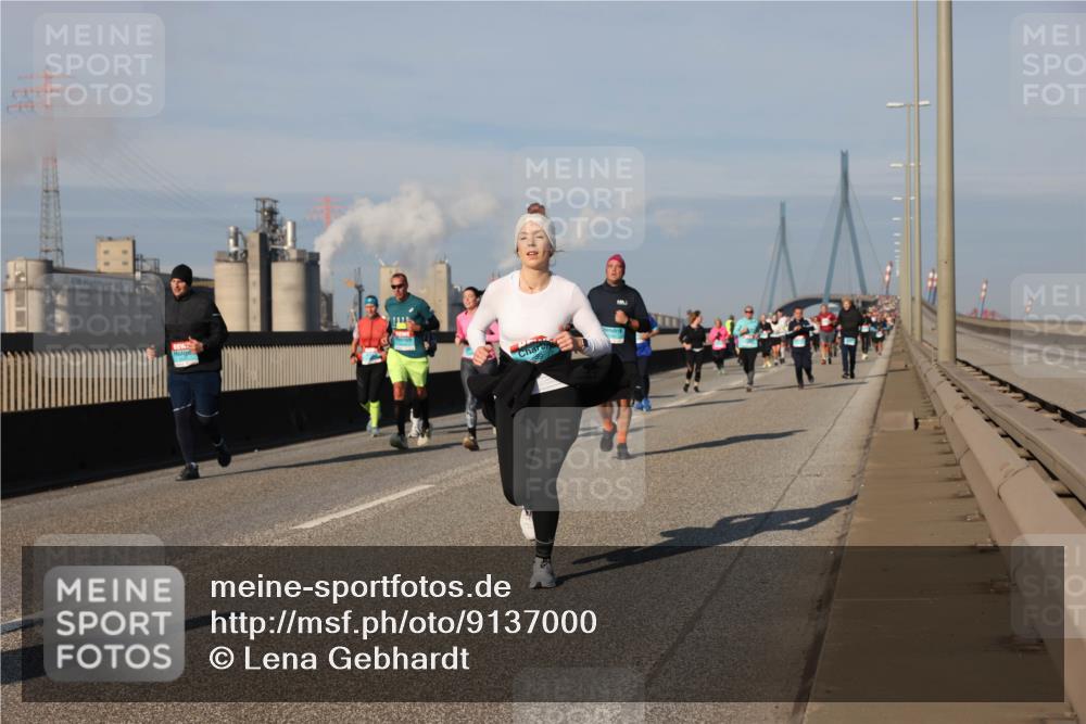 03.10.2025 - Köhlbrandbrückenlauf Lena Gebhardt http://msf.ph/oto/9137000 03.10.2025 09:54:49 Position 2  meine-sportfotos.de