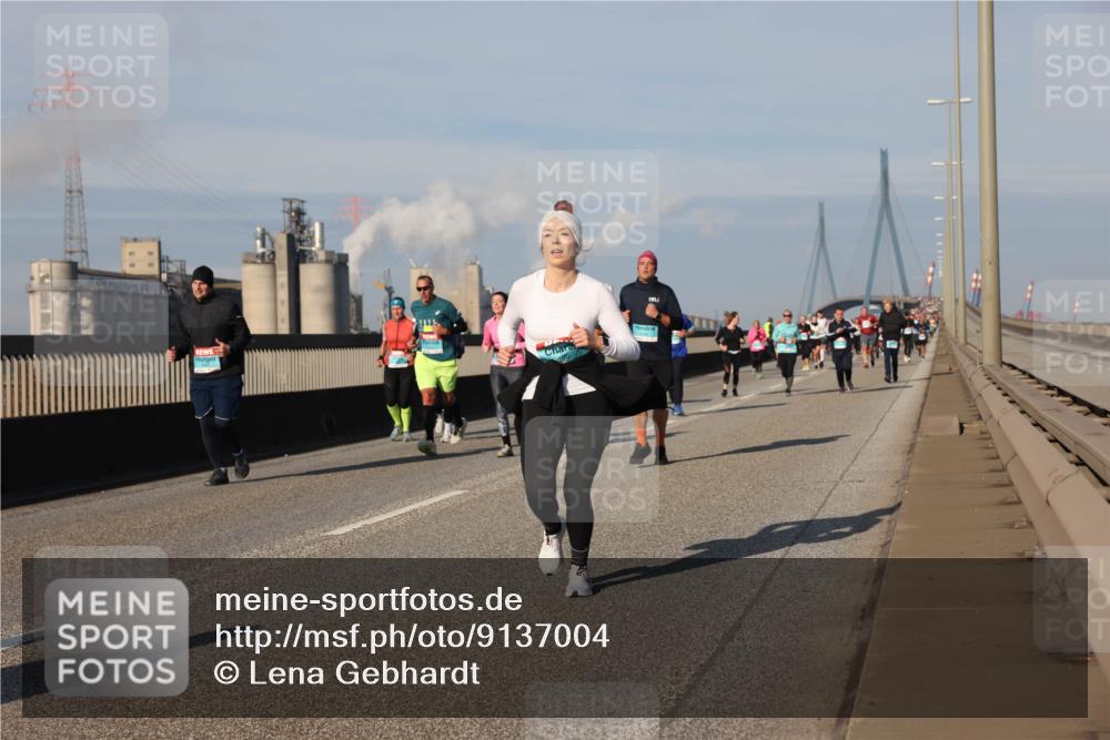03.10.2025 - Köhlbrandbrückenlauf Lena Gebhardt http://msf.ph/oto/9137004 03.10.2025 09:54:50 Position 2  meine-sportfotos.de