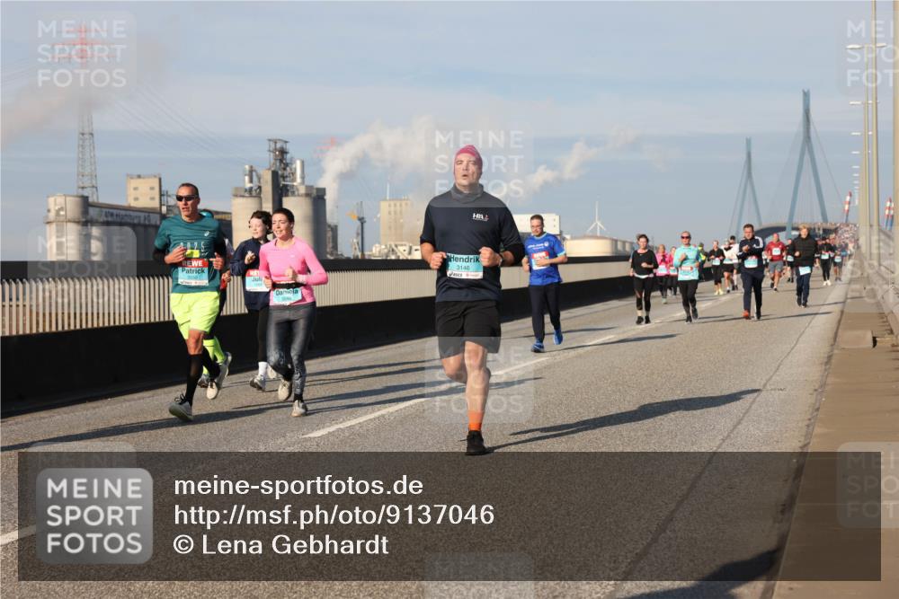 03.10.2025 - Köhlbrandbrückenlauf Lena Gebhardt http://msf.ph/oto/9137046 03.10.2025 09:54:52 Position 2 4, 2025, 3146, 3549 meine-sportfotos.de