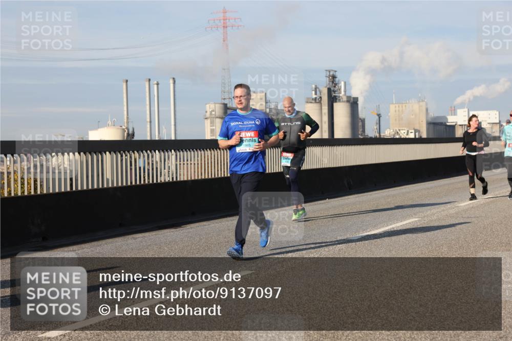 03.10.2025 - Köhlbrandbrückenlauf Lena Gebhardt http://msf.ph/oto/9137097 03.10.2025 09:54:56 Position 2 1865 meine-sportfotos.de