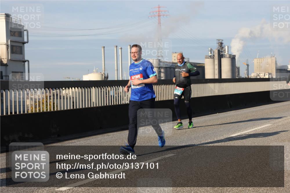 03.10.2025 - Köhlbrandbrückenlauf Lena Gebhardt http://msf.ph/oto/9137101 03.10.2025 09:54:56 Position 2  meine-sportfotos.de
